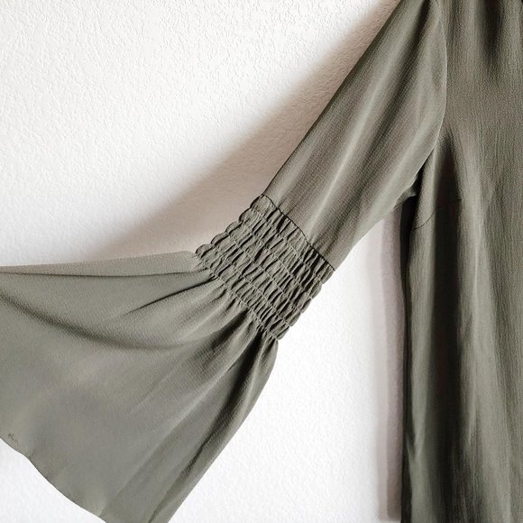 MICHAEL by Michael Kors Long Sleeve Green Bohemian Top with Bell Sleeves - Picture 5 of 9